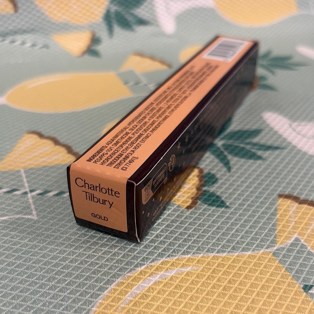 Charlotte Tilbury Gold Disney Hollywood Beauty Light Wand - Picture 2 of 3